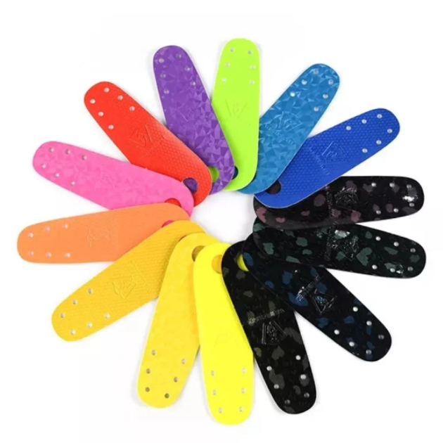 TOE GUARD WINTERSWEET DOT RED