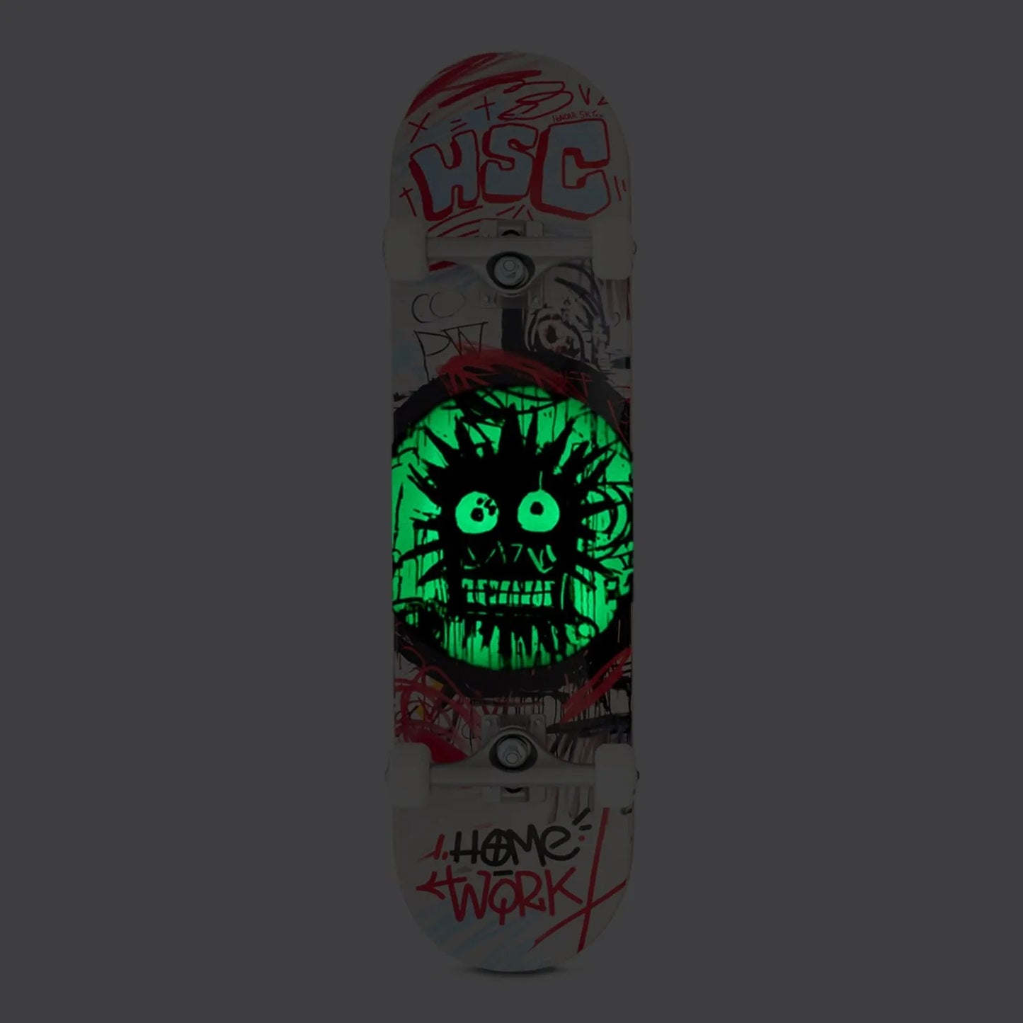 SKATE MONTADO HSC INICIANTE | HOMEWORK (GLOW IN THE DARK)