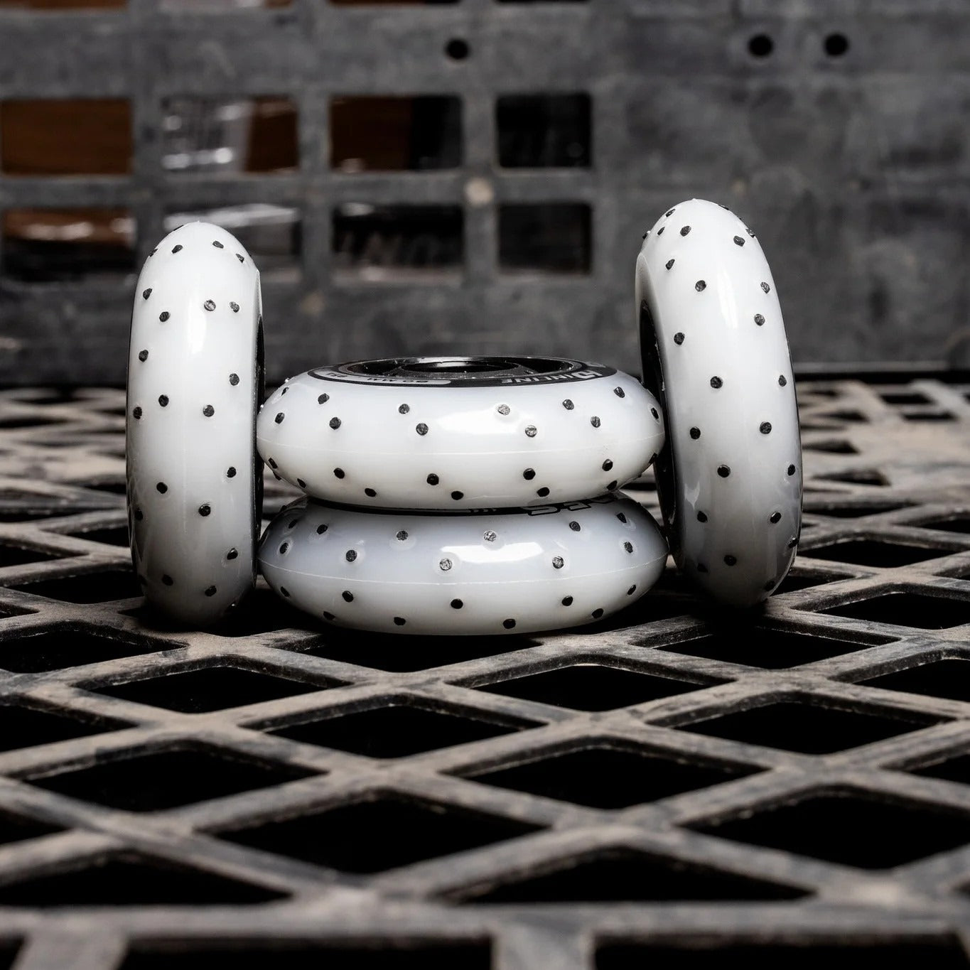 JOGO DE RODAS HD INLINE TYRES FAÍSCA BRANCO | 80MM 85A